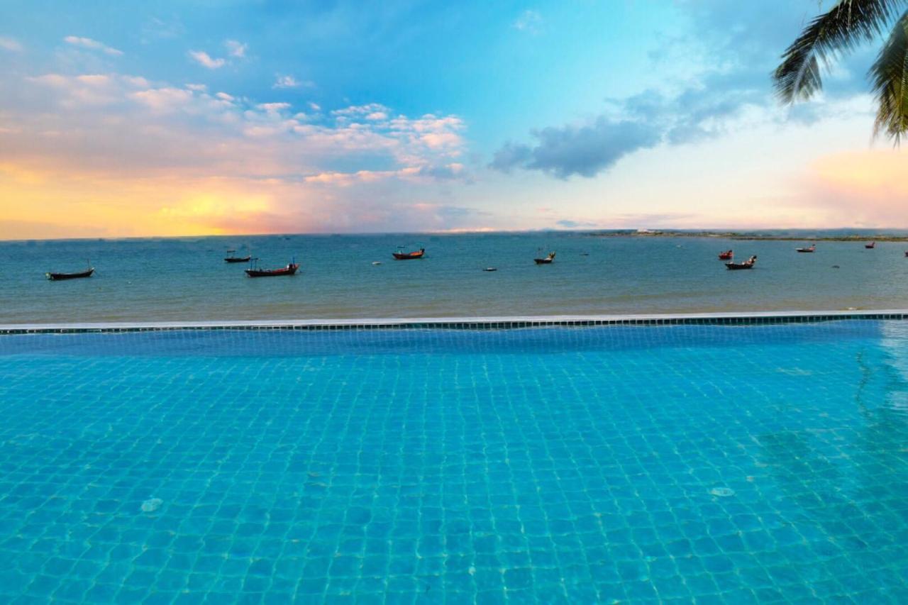 Royal Phala Cliff Beach Resort Ban Chang  Exterior photo