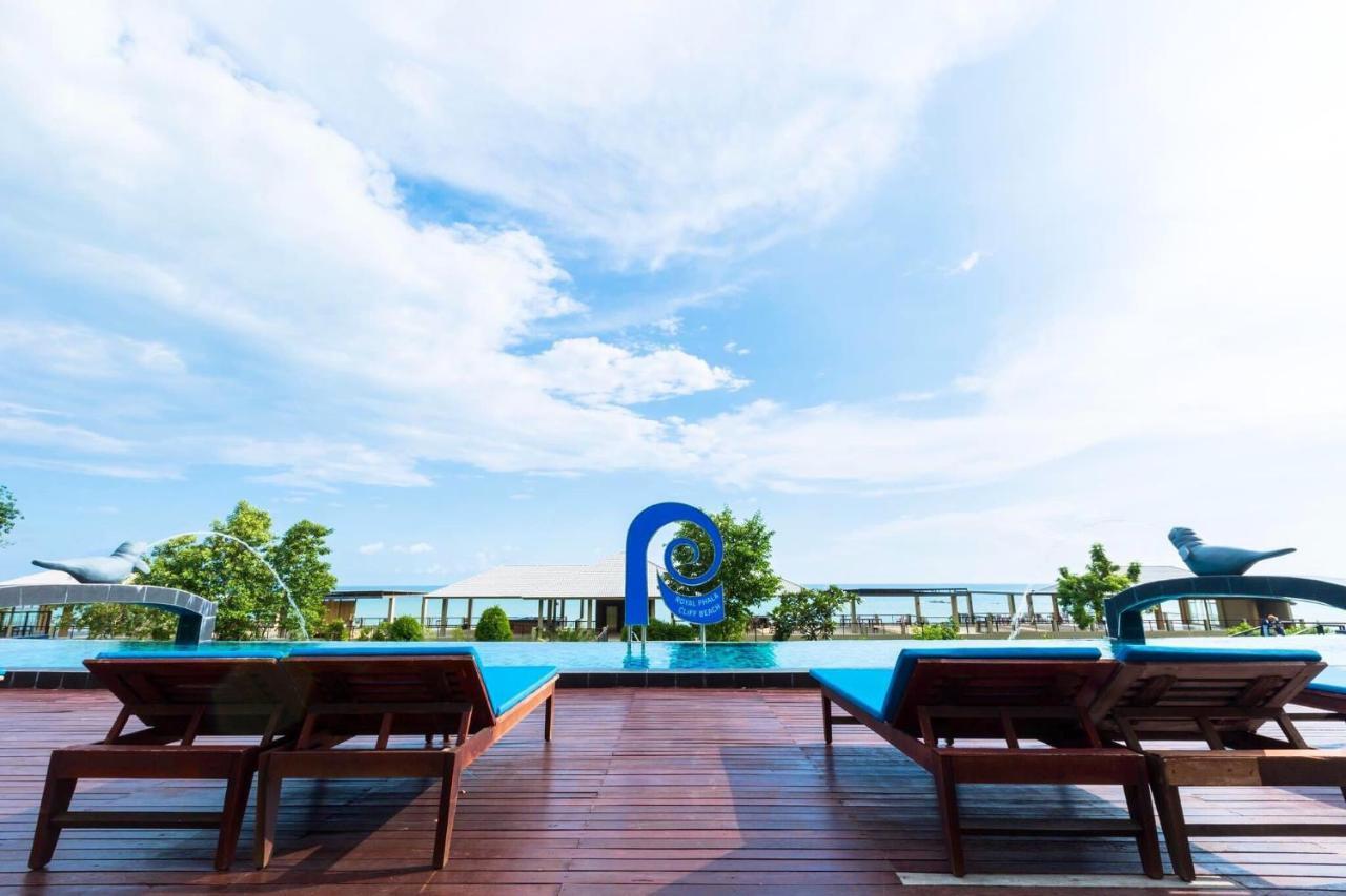 Royal Phala Cliff Beach Resort Ban Chang  Exterior photo