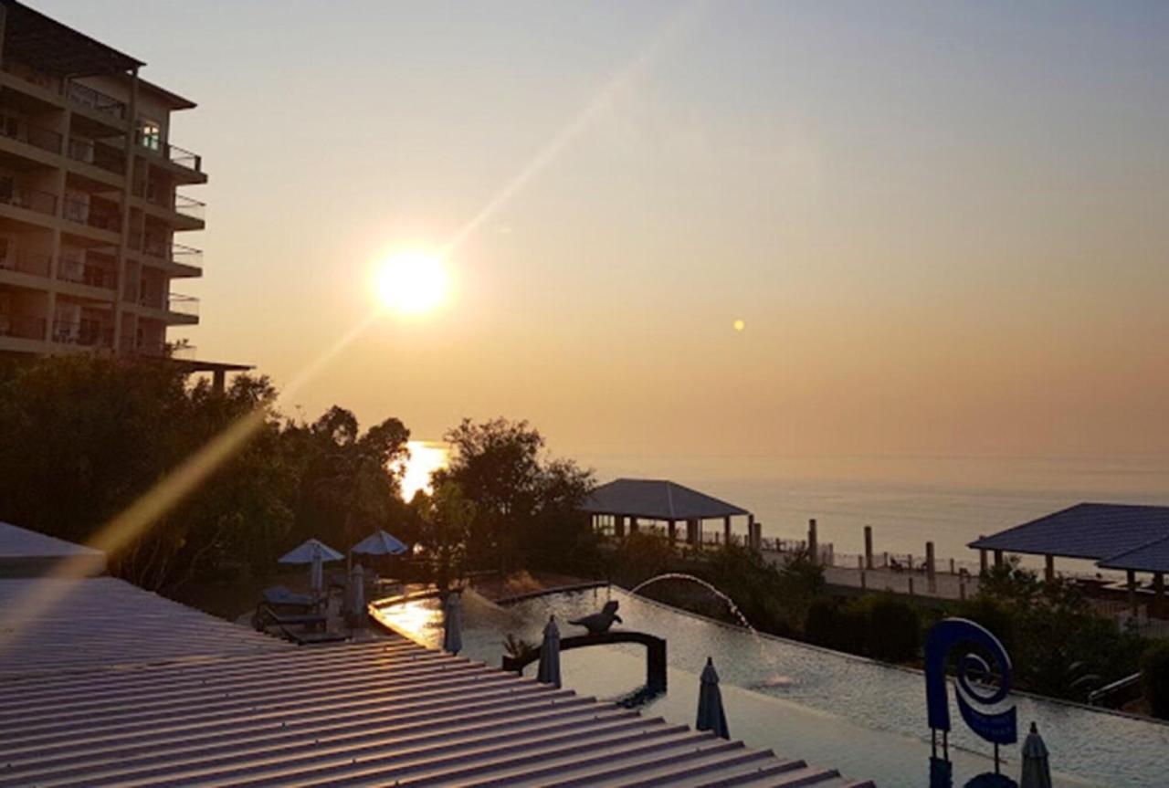 Royal Phala Cliff Beach Resort Ban Chang  Exterior photo