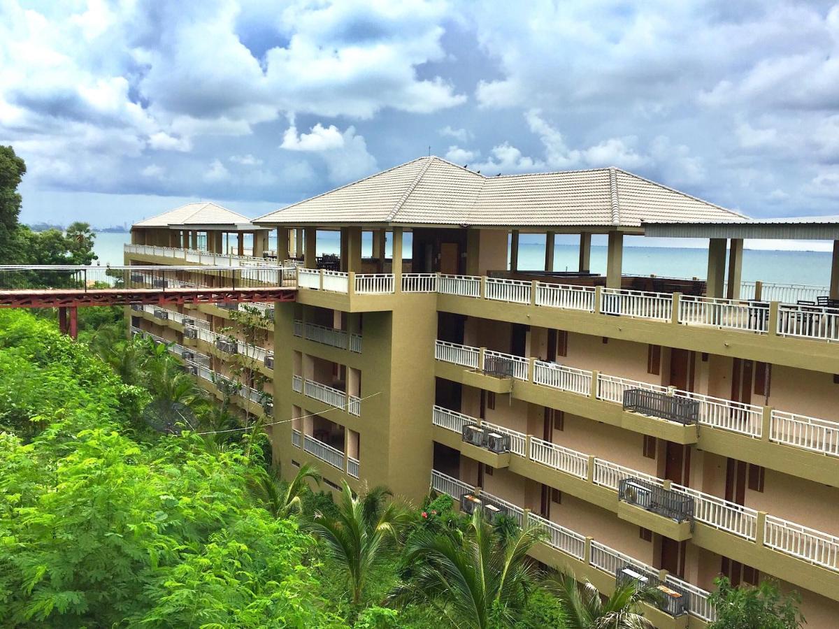 Royal Phala Cliff Beach Resort Ban Chang  Exterior photo