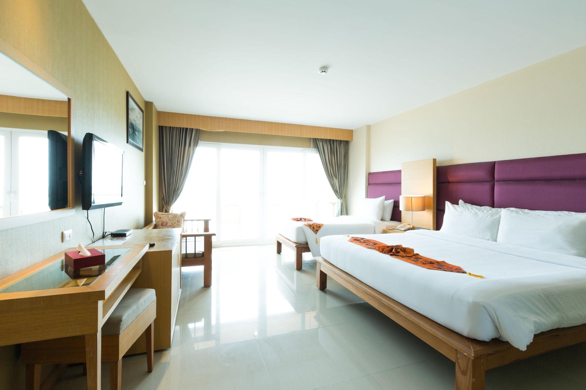 Royal Phala Cliff Beach Resort Ban Chang  Exterior photo