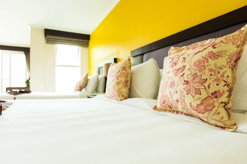 Royal Phala Cliff Beach Resort Ban Chang  Exterior photo
