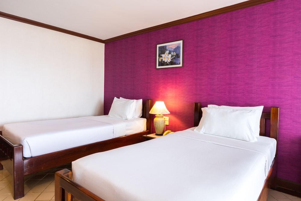 Royal Phala Cliff Beach Resort Ban Chang  Exterior photo