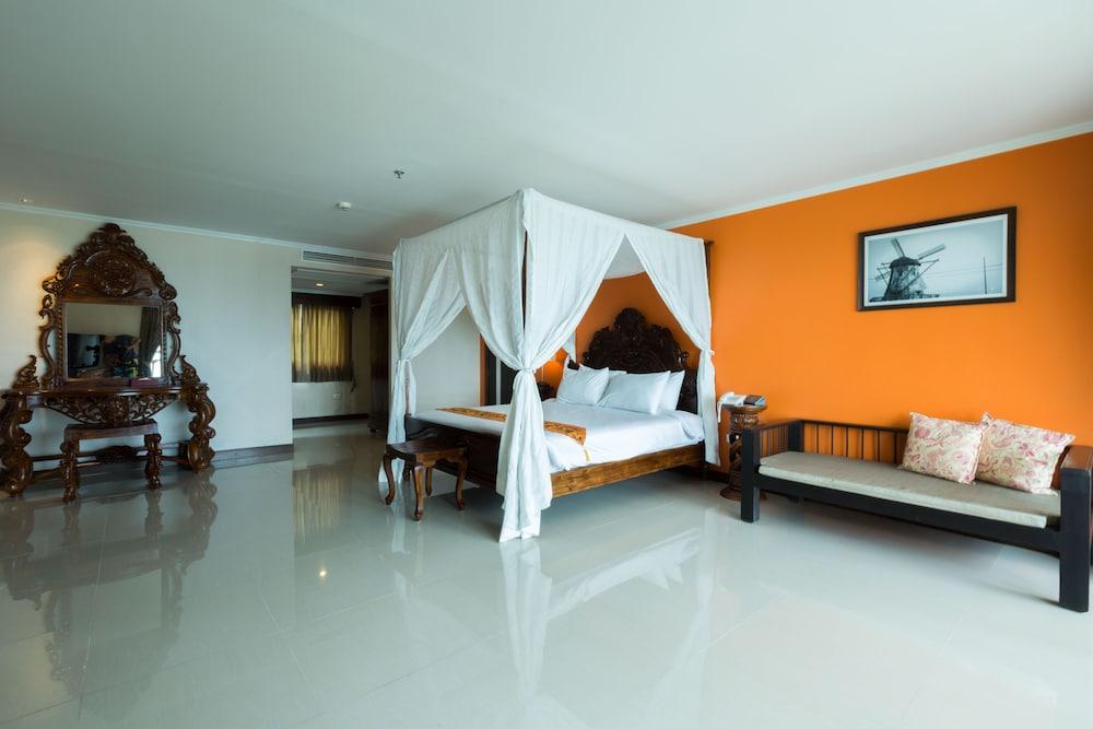 Royal Phala Cliff Beach Resort Ban Chang  Exterior photo