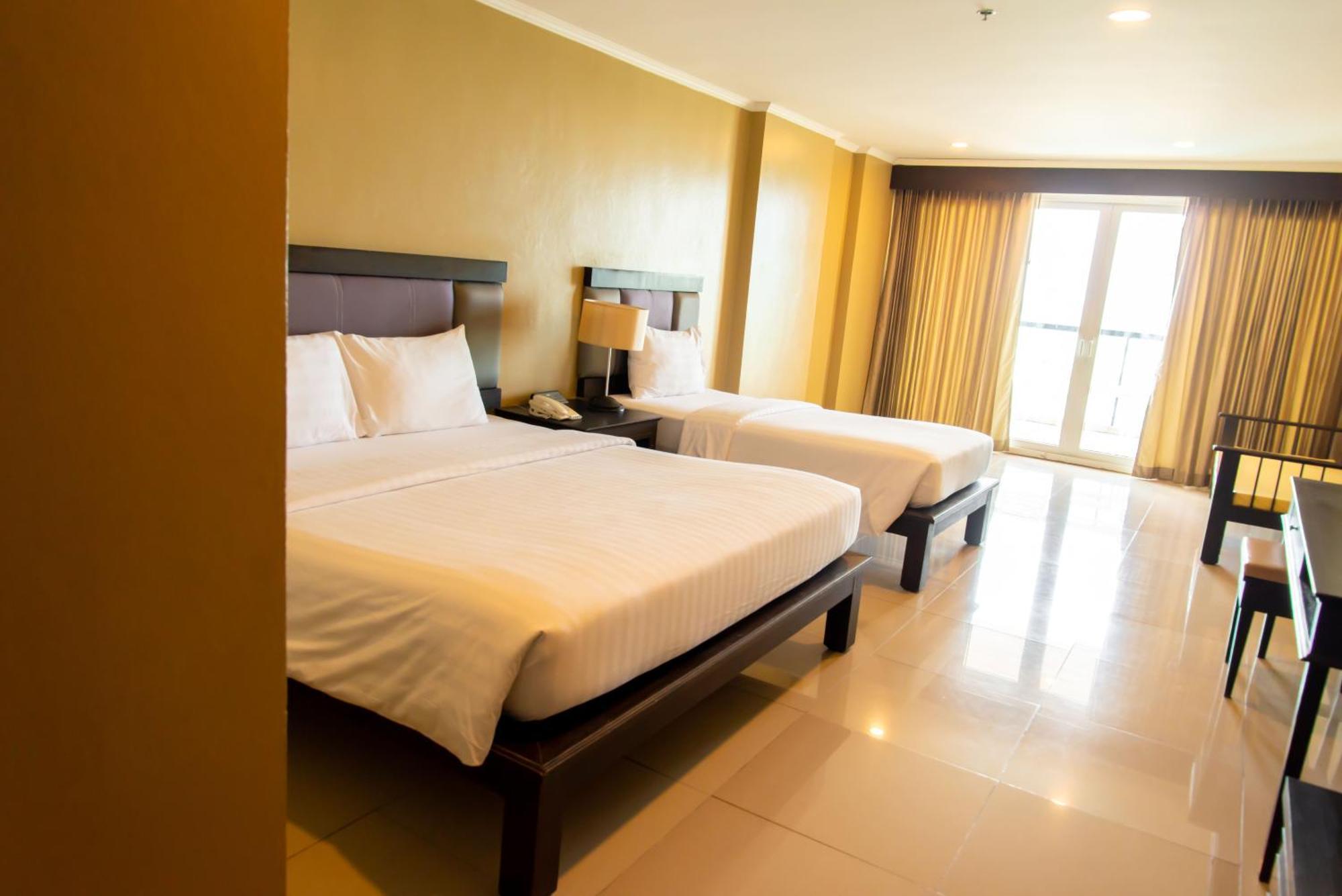 Royal Phala Cliff Beach Resort Ban Chang  Exterior photo
