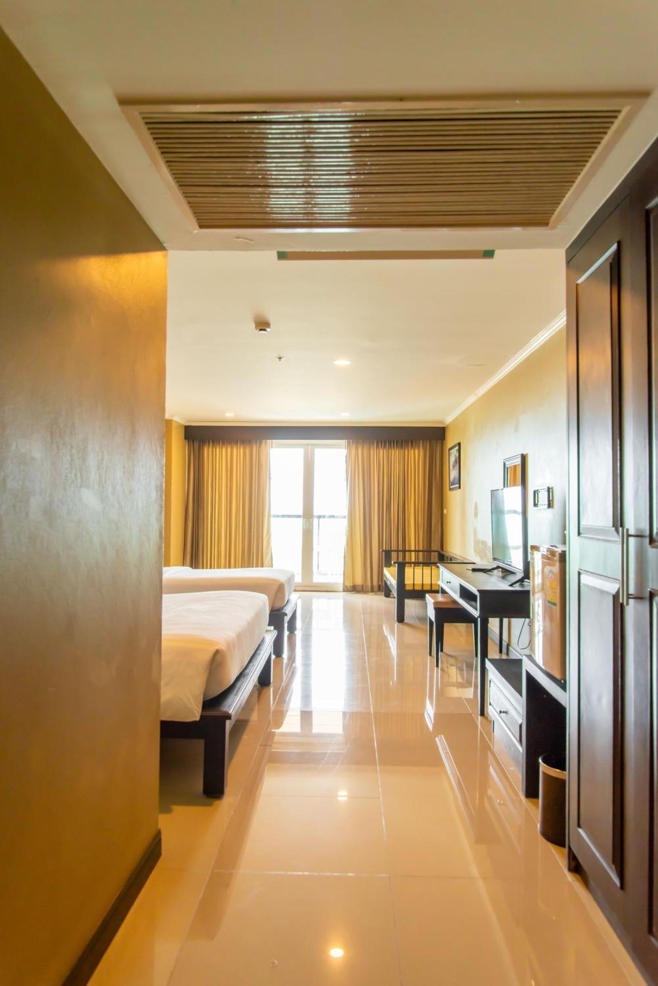 Royal Phala Cliff Beach Resort Ban Chang  Exterior photo