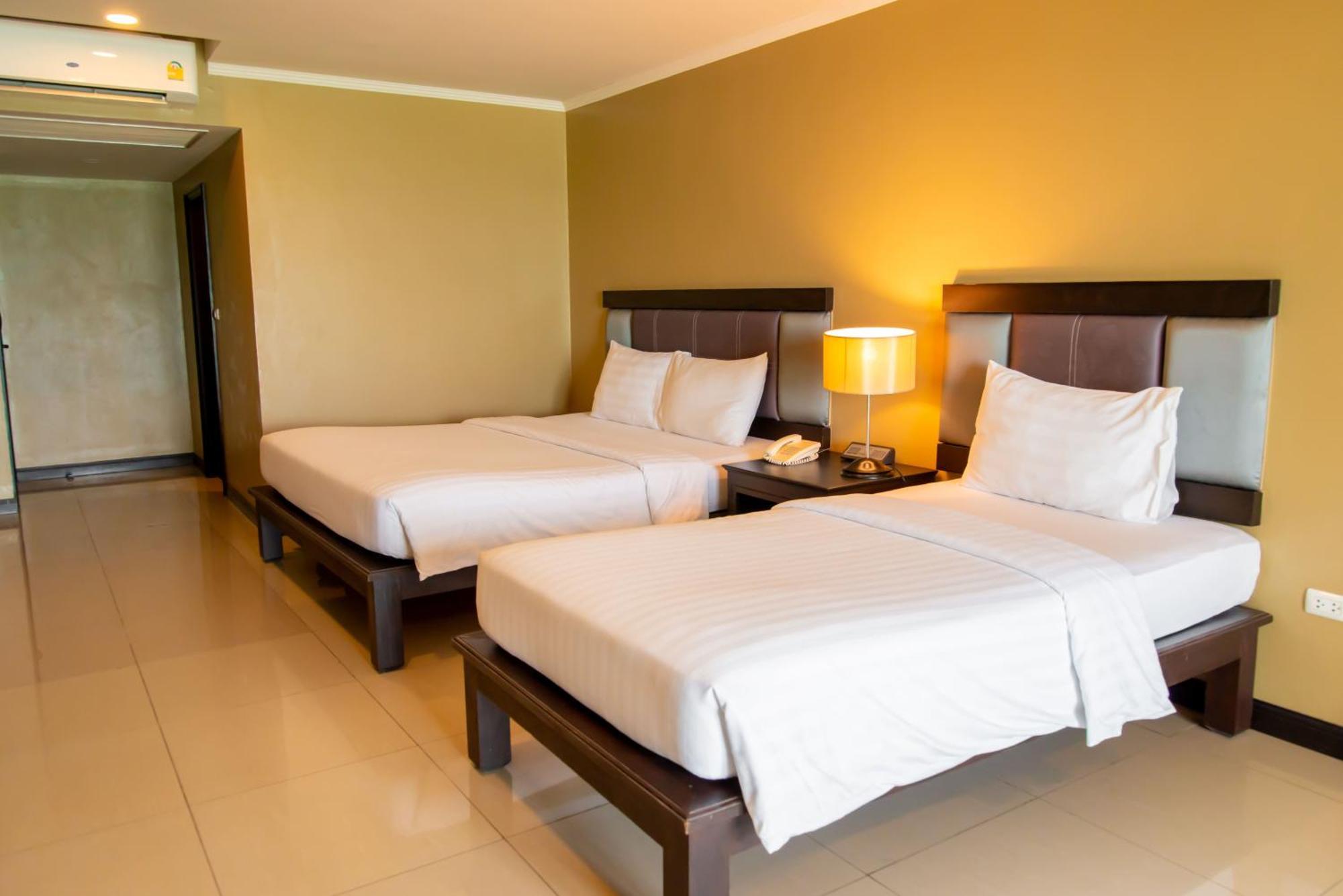 Royal Phala Cliff Beach Resort Ban Chang  Exterior photo