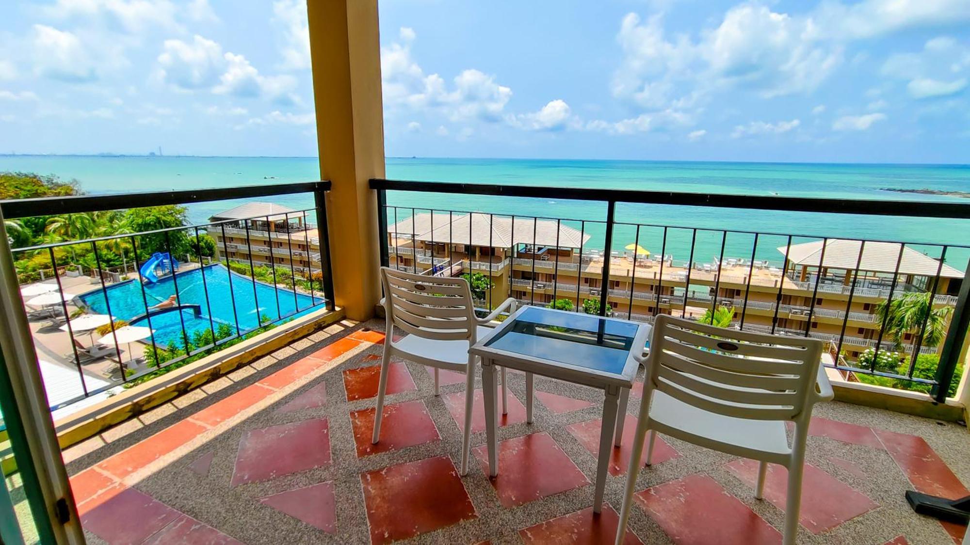 Royal Phala Cliff Beach Resort Ban Chang  Exterior photo